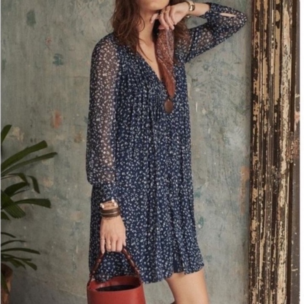 Sézane Joe navy blue white flower print dress 2